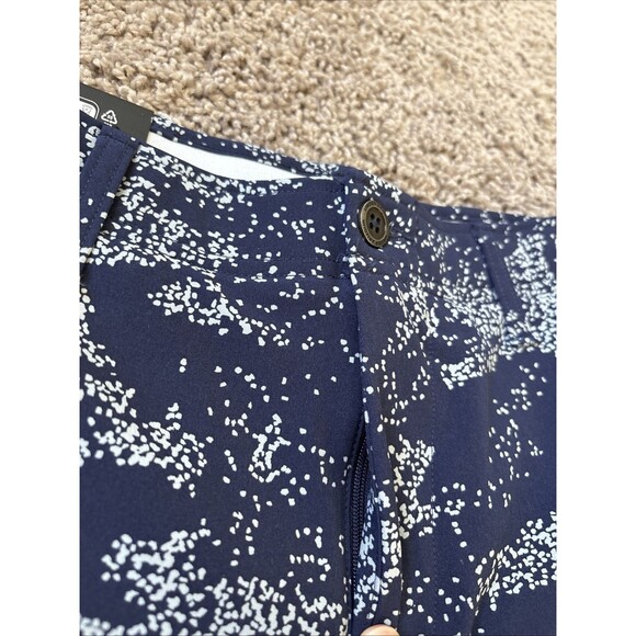 Under Armour UA Golf Shorts 9" Mens Size 30 AOP Printed 1377303 Black $70 New - Picture 2 of 5